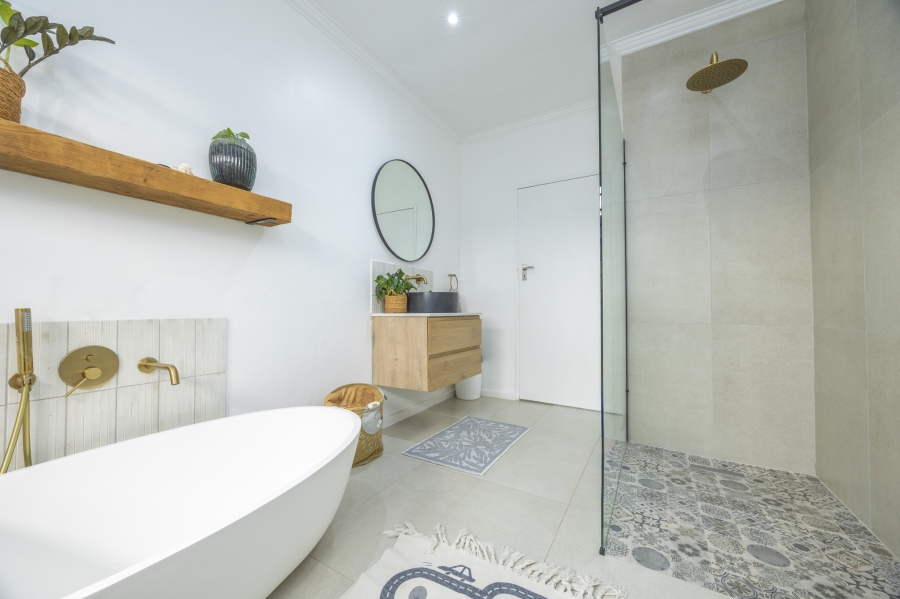 3 Bedroom Property for Sale in Kenridge Western Cape